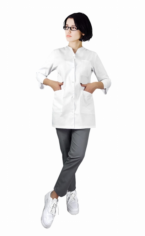 Compleu medical feminin cu mânecă 3/4 și dantelă albă.