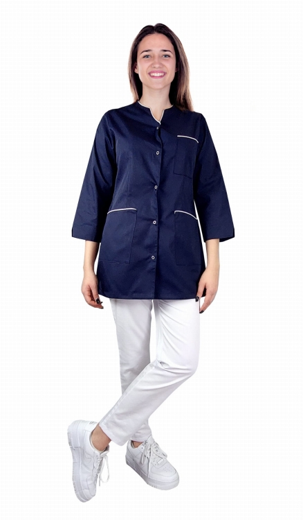 Compleu medical feminin cu mânecă 3/4 și tiv alb.