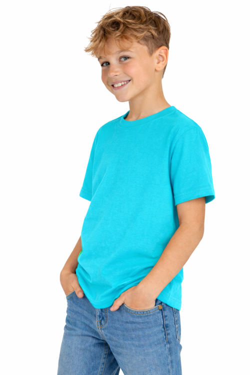 T-shirt dziecięcy dla chłopca i dziewczynki kolor turkusowy widok chłopca w t-shirt.png